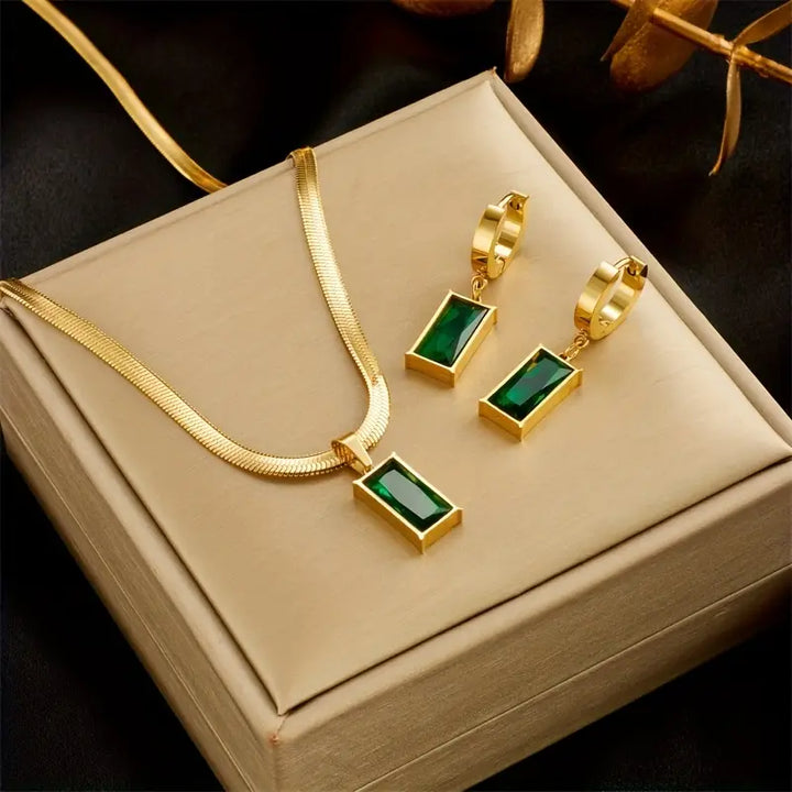 Emerald and Gold jewelry set