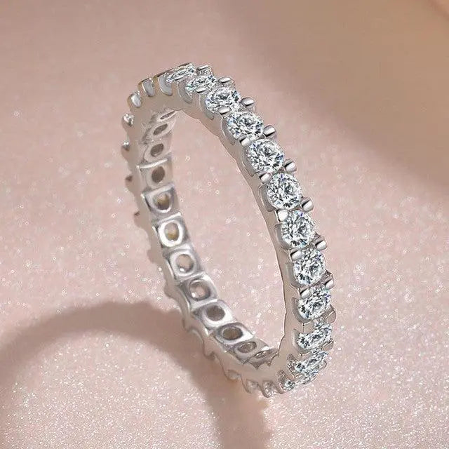 Classy Silver Ring with Zirconia Inlay