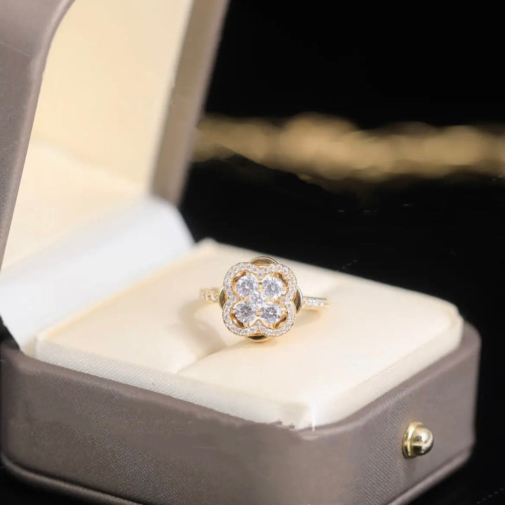 Seraph zirconia clover ring