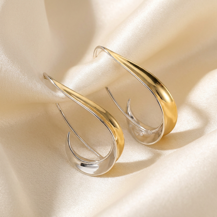 Refined Timeless Gold Elegance Earrings