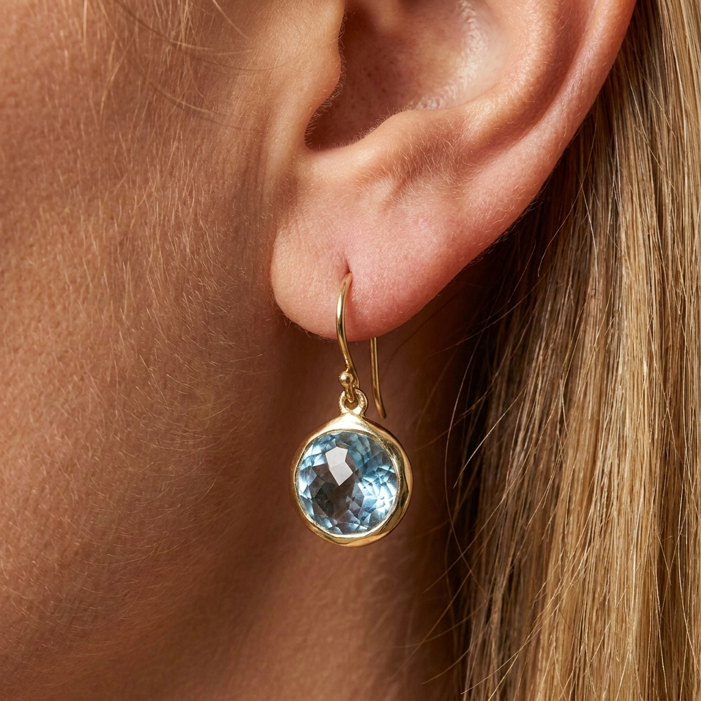 Chic earrings with blue crystal