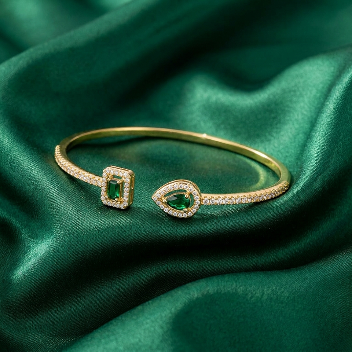Gold Caruso Bracelet with emerald