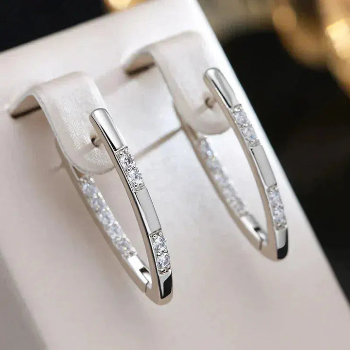 Sophisticated earrings with zircon stones