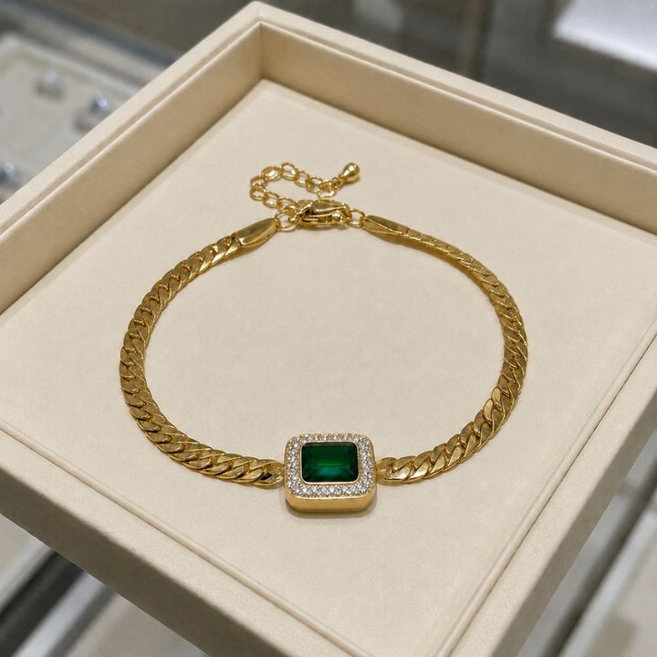 Emerald and gold Bracelet